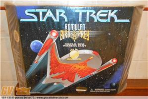 STAR TREK CLASSIC ROMULAN BIRD OF PREY DELUXE ELECTRONIC LIGHTS & SOUNDS BY PLAYMATES USA 1995 MISB FACTORY SAMPLE
