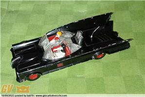 RARISSIMA BATMOBILE POLISTIL ITALY ANNI `70 COMPLETA E 100% ORIGINALE.