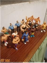16 ACTION FIGURE DELLA WWF ANNI 80