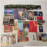 ACCUMULO OLTRE 45 MINI CATALOGHI E BROCHURE GIOCATTOLI ANNI 60/ 70/ 80/ 90