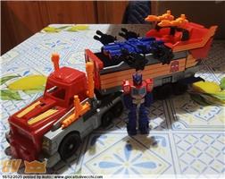 TRANSFORMERS G1 ARMORED CONVOY 