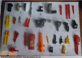 ACCESSORI VARI ROBOT E TRANSFORMERS-VENDO I PEZZI SINGOLI A 5 EURO L`UNO