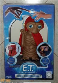 E.T. EXTRATERRESTRE FIGURA IN VINILE CON MANTELLINA IN STOFFA LIMITED EDITION BRASIL 2001 MISB