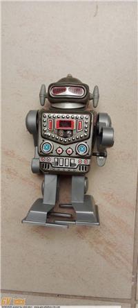 ROBOT IN LATTA MADE IN JAPAN